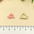 Pendentif chapeau de cowboy en émail rose avec dos en métal doré pour bijoux - Chapeau de Cowboy Rose (21853)