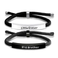 Détail de bracelets tressés avec barres gravées Big Brother et Little Sister - Style Little Sister
