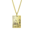 Detailaufnahme des goldenen Tarot-Anhängers Stern mit XVII-Gravur an einer Panzerkette - Gold - Stern