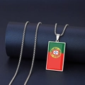 Detail des Portugal-Flaggen-Anhängers mit polierter Edelstahlkette in Silber - Portugal-Stil