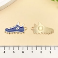 Blauw-witte emaille voetbalschoen bedeltje voor DIY-sleutelhangers en sieraden - Voetbalschoen (19640) / 14x26mm / Blauw Emaille
