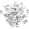 Cuentas de cubo de acrílico blanco con letra U negra para joyas DIY y pulseras - Base Blanca Letra Negra-U / Paquete de 100