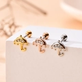 Makroaufnahme von regenschirmförmigen Ohrsteckern mit Zirkonia in Gold, Roségold und Silber - Regenschirm Stil-2# / Gold