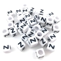Cuentas cúbicas blancas de acrílico de 6mm con letra Z negra para manualidades DIY - Cuenta de Letra Cuadrada Blanca Z