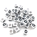 Cuentas de cubo de acrílico blanco de 6x6mm con letra Q negra para pulseras DIY - Cuenta de Letra Cuadrada Blanca Q