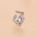 Vue macro de piercing de nez en L forme cœur en acier inoxydable avec oxydes de zirconium - 3# Argent