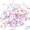 Mezcla de cuentas acrílicas cuadradas con letra L para creación de joyas DIY - Cuenta de Letra de Color Cuadrada Blanca L