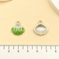 Colgante de aleación con forma de concha verde y blanca para creación de joyas DIY - Concha de Océano Verde (21932)