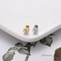 Detailansicht der Bienen-Ohrstecker mit Markasit-Zirkonia in Gold- und Silberoptik - Blumencluster-Stil (3#) / Silber