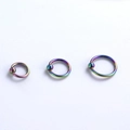 Detailansicht von 316L Medizinischer Stahl Klemmring in bunten Regenbogenfarben und Größen - 6mm / bunt
