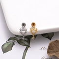 Dettaglio orecchini corona cuore oro e argento con catene in zircone e chiusura a vite - Stile Pendente Corona (6#)
