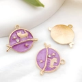 Set de dijes de aleación dorada con esmalte púrpura, gato y estrellas para joyería - Estilo Redondo Gato Rama Estrellado Púrpura (13306)