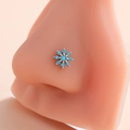 Piercing de nariz plateado en forma de flor con piedras azul claro en modelo - Estilo Girasol Azul Cielo (2#) / Plateado
