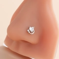 Nasenring aus silbernem Edelstahl mit Herz-Zirkon und poliertem Halbmond-Design-Detail - Silber