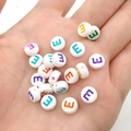 7mm witte acryl alfabet kralen met gekleurde E letters voor DIY sieraden maken - Veelkleurige Letter E