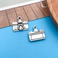 Pendentif appareil photo vintage en alliage de zinc pour création de bijoux DIY - Appareil Photo Rectangulaire en Argent Antique (11178)