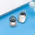 Pendentif casquette de baseball en argent antique pour bijoux DIY et bracelets - Casquette de Sport en Argent Antique 10x19mm
