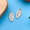 Paire de breloques feuilles en alliage argenté vintage pour création de bijoux DIY - 9x19mm / Feuille Rétro Argent Antique