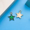 Pendentif étoile pentagramme en émail vert avec bordure perlée dorée pour bijoux faits main - Étoile à Cinq Branches Verte (13542)