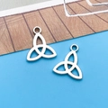 Σετ με δύο ασημένια μενταγιόν Celtic Knot Triquetra για DIY κοσμήματα και κολιέ - Κούφιο Κέλτικο Λουλούδι Κόμπος (11280)