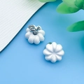 Pair of white flower-shaped clip-on earrings in matte resin with silver clips - White Enamel 3D Pumpkin