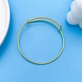 Verstellbares vergoldetes Schiebearmband im minimalistischen Design mit zwei Knoten - 71x71mm / Helles Gold
