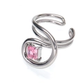 Detail eines hohlen Silberrings mit rosa Zirkonia im Quadratschliff und Lagenlook - Einstellbar Offen / Edelstahl Silberfarbe Rosa Zirkonia
