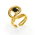 Detail eines vergoldeten Edelstahlrings mit Doppelband und schwarzem quadratischem Zirkon - Einstellbar Offen / Gold Schwarzer Zirkonia