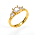 Anello elegante in acciaio inossidabile placcato oro 18k con tre zirconi rotondi - US 6 / Oro Strass Bianco