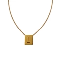 Collier doré avec pendentif rectangulaire lettre L et plaque métallique gravée - Style L