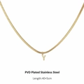 Détail du collier chaîne serpent dorée avec pendentif lettre Y et spécifications - Lettre V