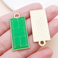 Rechteckiger Tennisplatz-Anhänger aus Legierung in Grün und Gold für DIY-Schmuck - Grüner Drip Oil Badmintonplatz (24853)