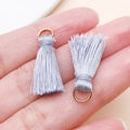 Paire de mini pompons gris lavande avec anneau doré pour création de bijoux DIY - Gris Argent