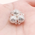 Connecteurs sphériques aimantés argentés avec texture pour bracelets et colliers DIY - Grande Sphère Argentée Dépolie