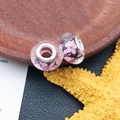 Dos cuentas de vidrio rosa con patrón de flores de cerezo y núcleo de metal para DIY - Cuenta Facetada Flor De Durazno (11526)