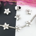 Perles à fleurs en argent pour bracelets avec texture de feuilles rétro - Style Fleur Cinq Pétales (15678)