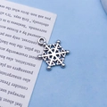 Silberner Schneeflocken-Anhänger aus Legierung für DIY Weihnachts-Armbänder - Schneeflocken-Stil (8395)