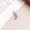 Vintage Silber Halbmond Gesicht Anhänger aus Legierung für DIY Halsketten und Armbänder - Antiksilber Mond (10955) / 4x12mm