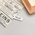 Rechteckiger Anhänger mit TRUST-Gravur für DIY-Halsketten und Armbandschmuck - Trust Stil (10830) / Antiksilber