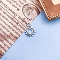 Vintage Silber Sonne Anhänger aus Legierung für DIY Schmuckherstellung Zubehör - Strahlendes Zahnrad Sonne Stil (10941)