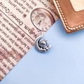 Silberner Astronaut auf Mondsichel Anhänger aus Legierung für DIY-Schmuck und Handwerk - Astronaut Auf Mond Sitzend Stil (15709)