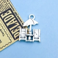 Vintage silver beach theme alloy pendant with sun umbrella and lounge chairs - 14x19mm / Antique Silver Beach Chair Style (11186)