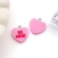 Ciondoli a cuore in resina rosa con incisione Be Mine per braccialetti fai da te e gioielli - Cuore Rosa BE MINE