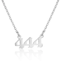 Dettaglio del ciondolo d'argento numero angelo 444 in stile gotico vecchio inglese - Stile 444 / Argento