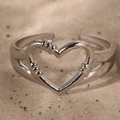 Anello aperto a cuore argento minimalista con dettaglio a spirale e fascia regolabile - Cuore Cavo Avvolto (40223-2) / Argento