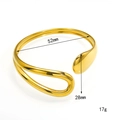 Minimalistischer goldener geometrischer Armreif für Damen mit 52mm Durchmesser und 17g Gewicht - Gold