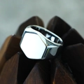 Mens polished hexagonal signet ring in minimalist silver stainless steel style - US 7 / Steel