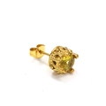 Détail d'une puce d'oreille vintage en or avec cristal jaune et monture texturée unique - Or Zircon Jaune