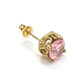 Detailansicht der Vintage-Ohrstecker in Gold mit rosa Stein und hohlen Scrollmustern - Einzelstück / Gold Rosa Zirkonia