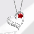 Collana a cuore in argento con scritta MOM, gemma rossa e pavé di diamanti - XZ435 Cuore Mom Pietra Rossa (Ciondolo Solo)